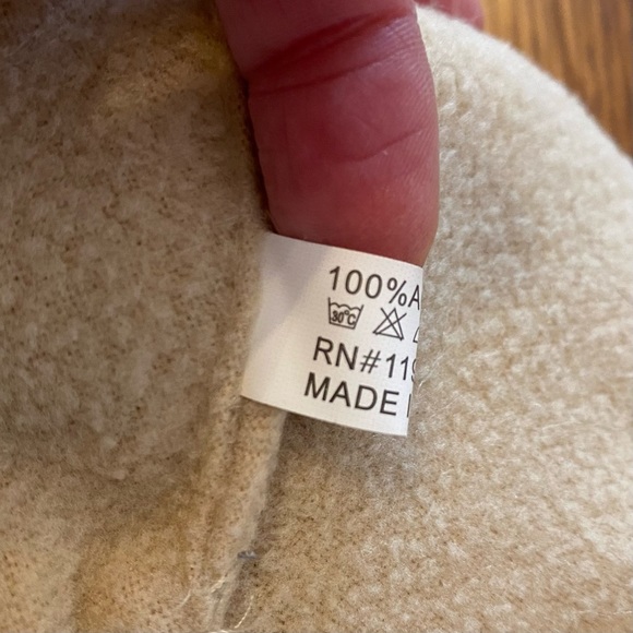 High Desert Gear Winter Cold Weather Knit Pom Pom Ear Flap Beanie Hat Cozy NEW - Picture 7 of 7